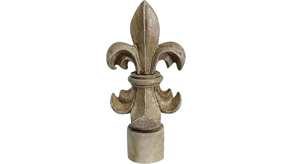 cottage style fleur de lis